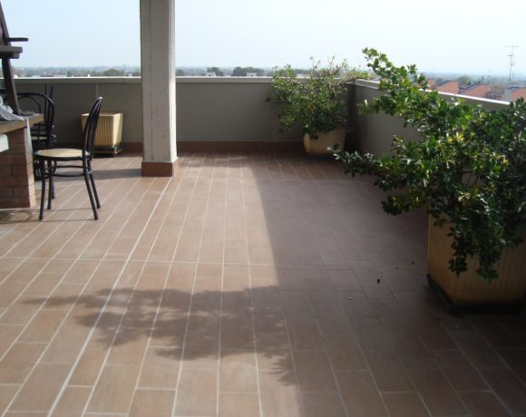 Rifacimento pavimentazione e nuova impermeabilizzazione di terrazza attico